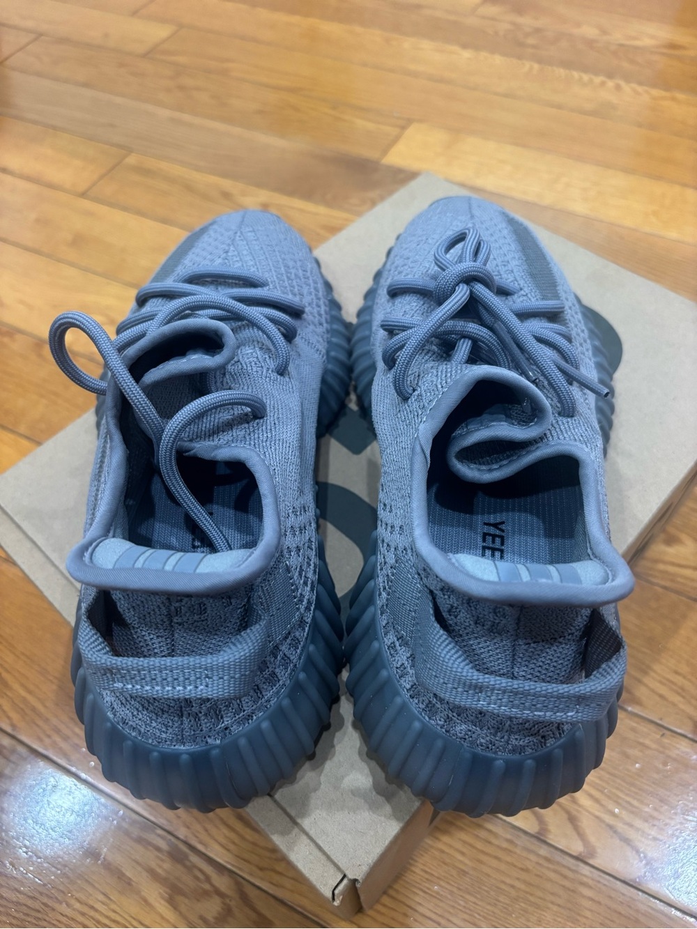 YEEZY BOOST 350 V2 'STEEL GREY' Size: 8 - Picture 11 of 14